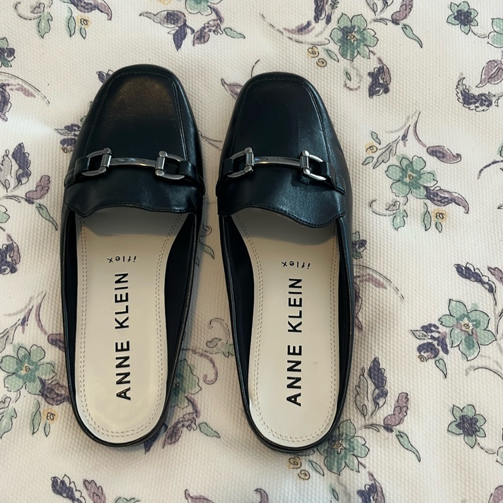 NWOT Anne Klein Iflex black slip on shoes